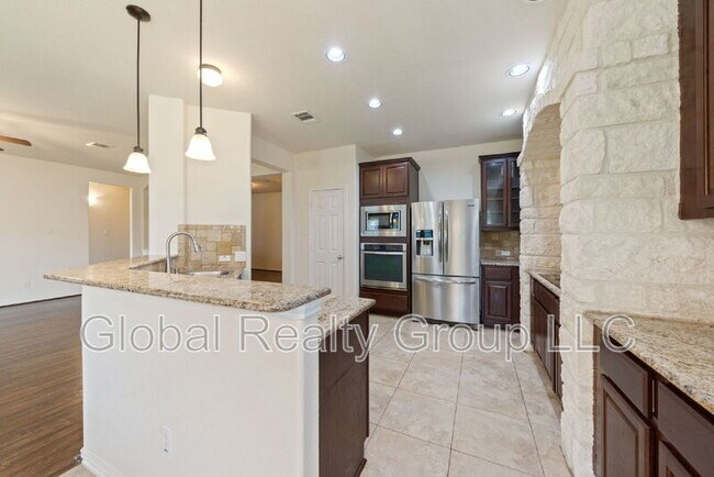 Building Photo - 2118 Pecan Haven