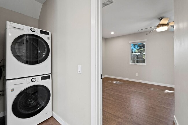 Building Photo - 2-Bedroom/2-Bath. New Build-MUST SEE!!!
