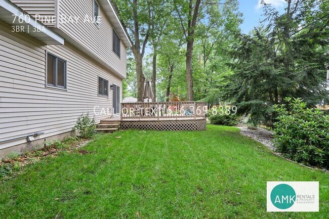Building Photo - 760 Pine Bay Dr