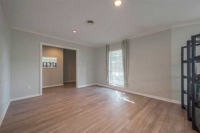 Building Photo - 7810 Locke Ln