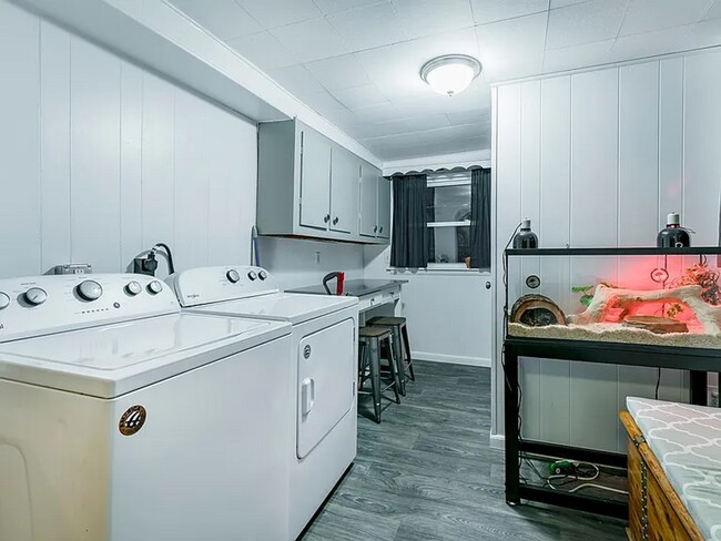 Building Photo - Updated 4 Bed 2 Bath Townhouse in Lancaster City!