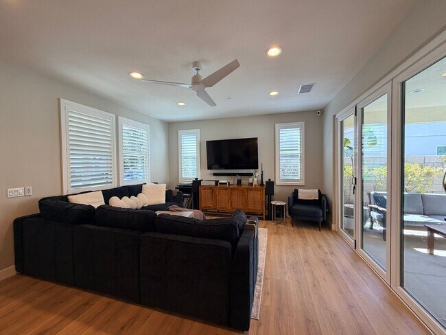 Building Photo - Elegant Rancho Mission Viejo Home with Open Floor Plan