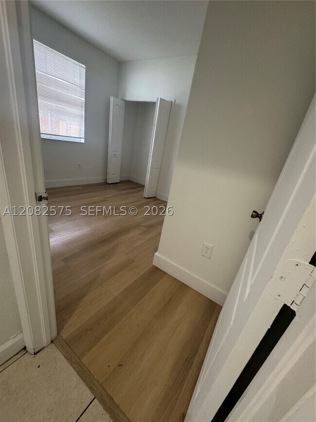 Building Photo - 1666 SE 27th Ct