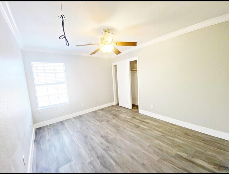 Building Photo - 1700 Shiprock Dr