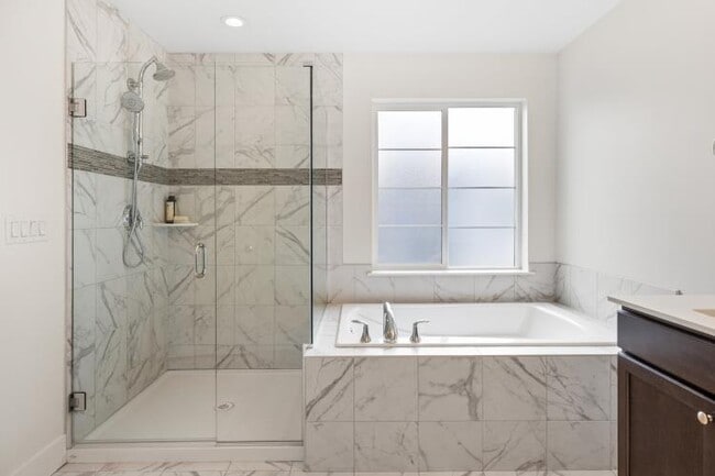 Building Photo - 26627 NE Boyd Way