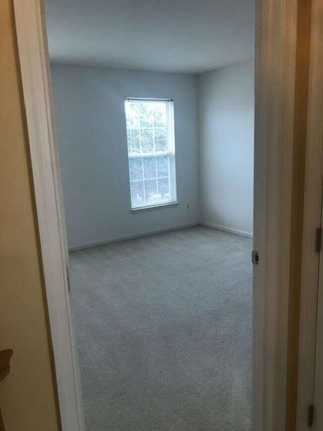 Building Photo - 2025 Germander Way