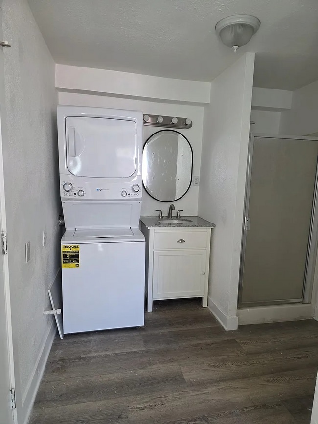 Building Photo - 3200 34th Ave