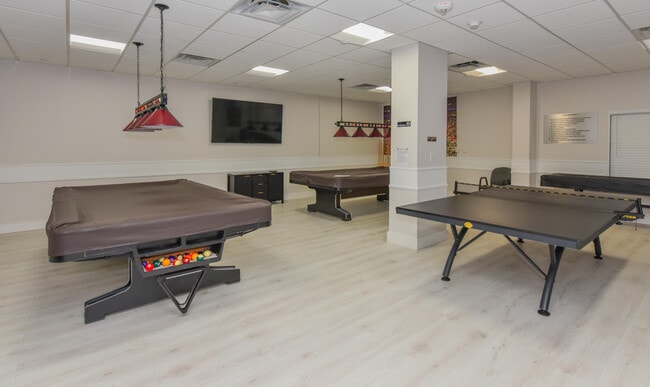Building Photo - 405 N Ocean Blvd