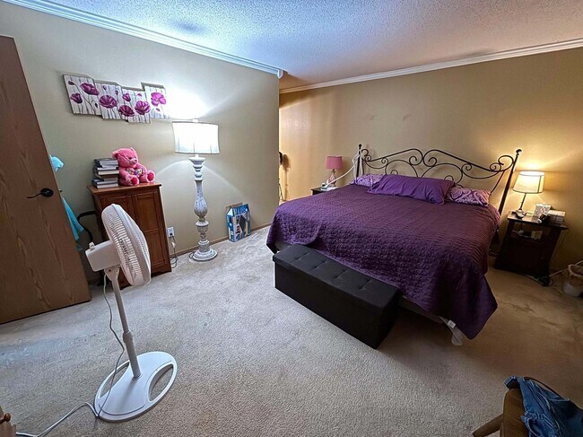 Building Photo - APPLICATIONS PENDING