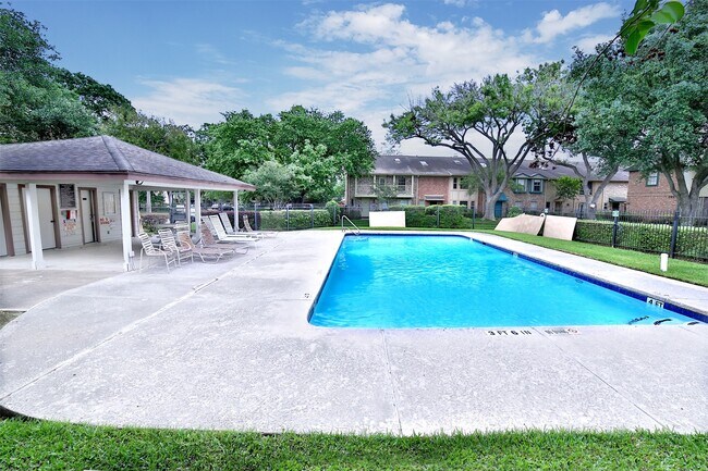 Building Photo - 727 Bunker Hill Rd