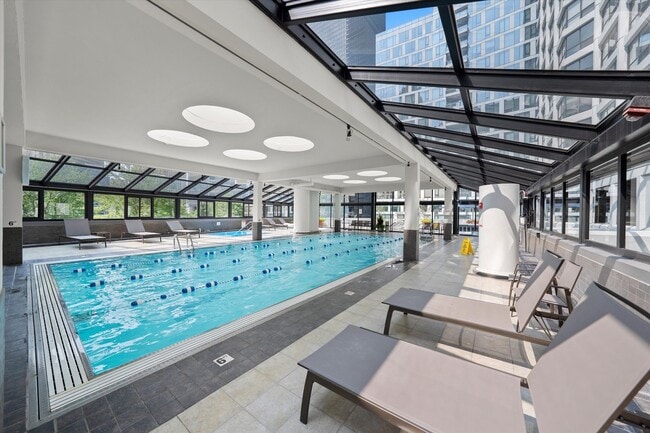 Building Photo - 405 N Wabash Ave