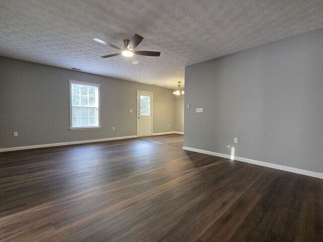 Building Photo - 171 Red Hawk Dr