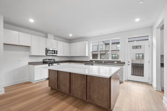 Building Photo - 8375 Mulberry Ave