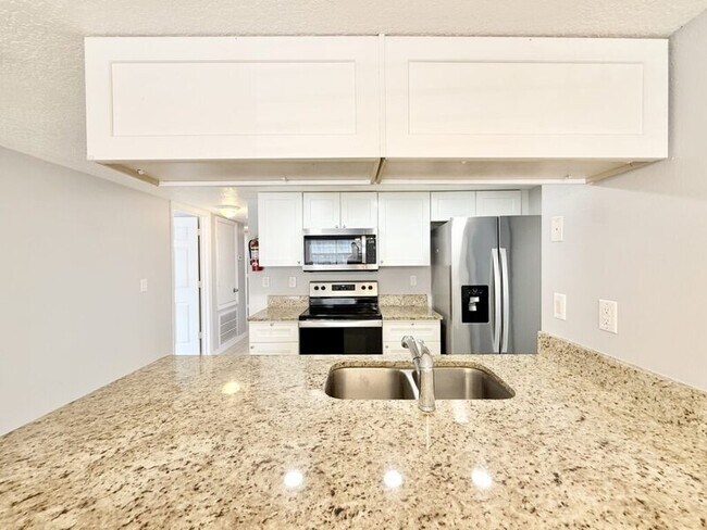 Building Photo - 2723 N Poinciana Blvd