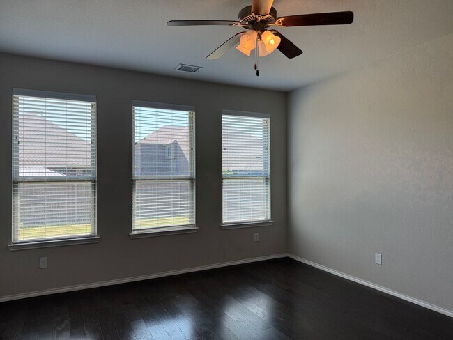 Building Photo - 7207 Fallen Crest Ln