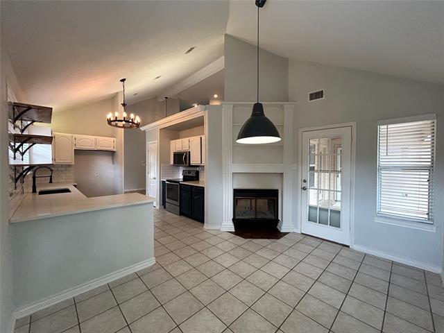 Building Photo - 7740 Western Oaks Dr