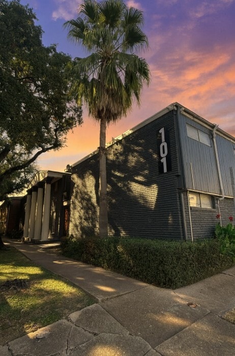 Building Photo - Avondale Apartments
