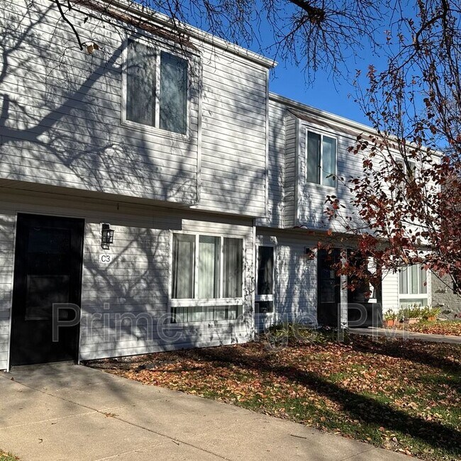 Building Photo - 6235 Holdrege St