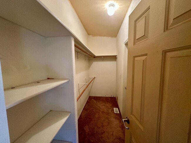 Building Photo - 3 Bedroom 2 Bath nestled in Grass Valley