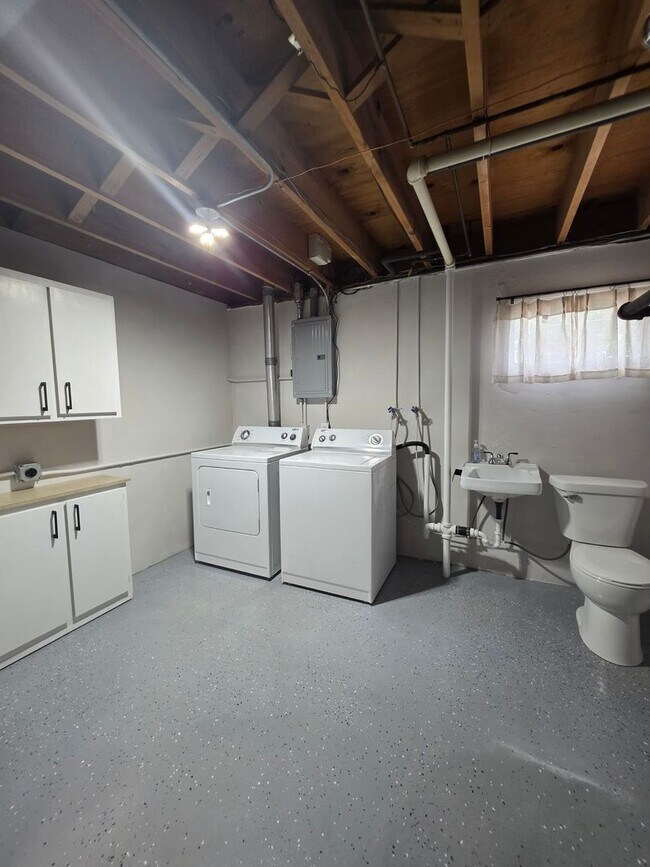 Building Photo - Spacious Three Bedroom in Millard!