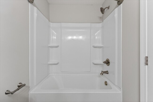 Building Photo - The Stowe Court Dog Friendly Condo for rent!