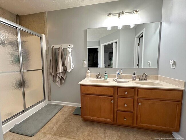 Building Photo - 2240 Sir Michael Dr