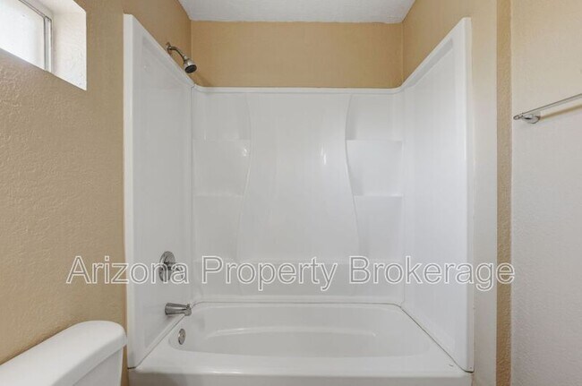 Building Photo - 607 W Rio Salado Pkwy