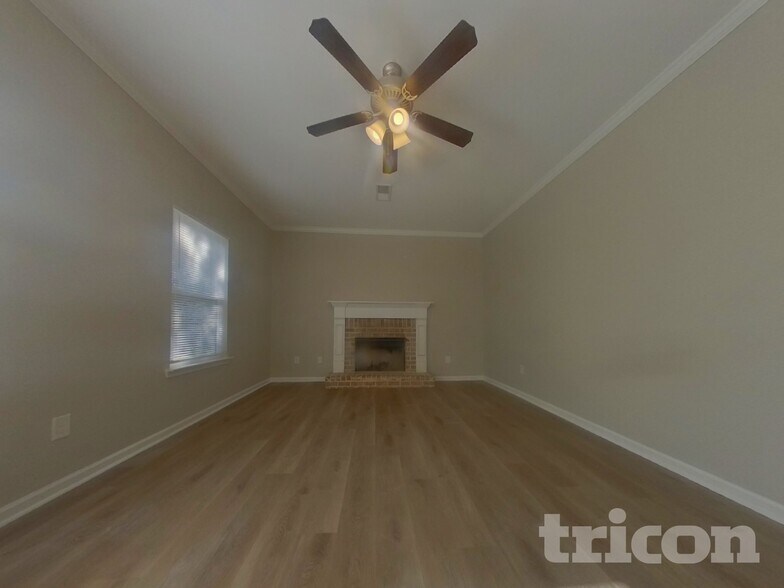 Building Photo - 228 Fieldcrest Dr