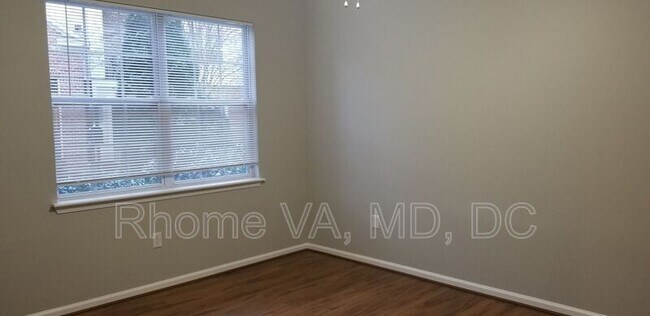 Building Photo - 12949 Centre Park Cir