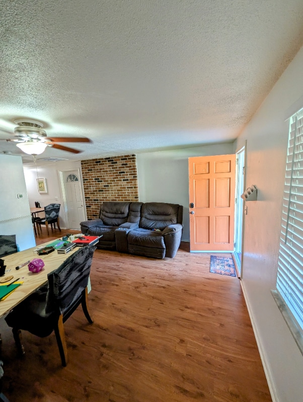 Building Photo - 411 Marjon Ave