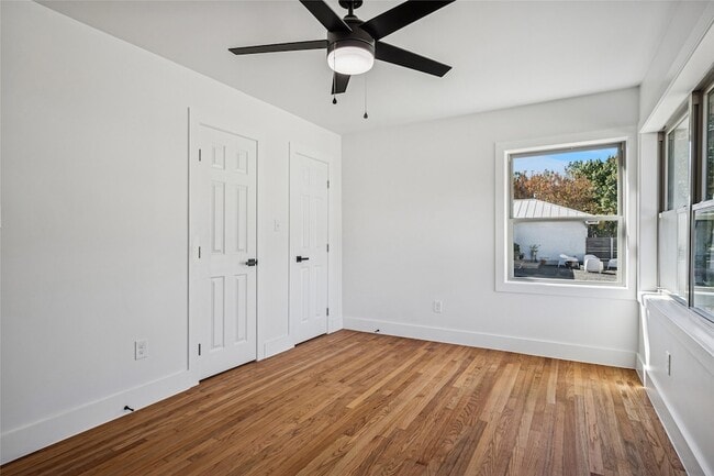 Building Photo - 9946 Kilarney Dr