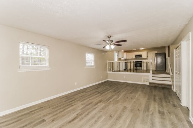 Building Photo - 6492 Meadowlark Dr