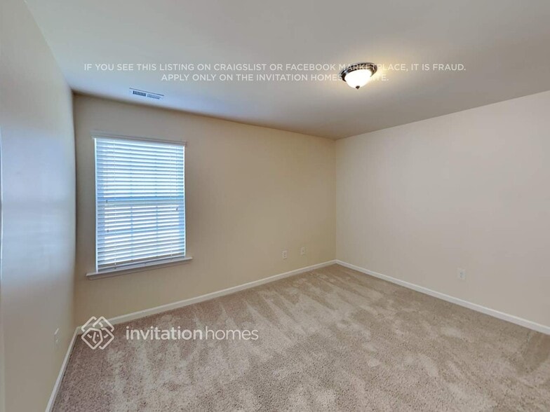 Building Photo - 13422 Hyperion Hills Ln