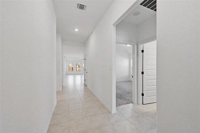 Building Photo - 160 Fawn Riv Run