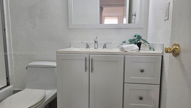 Building Photo - 4550 NW 9th St