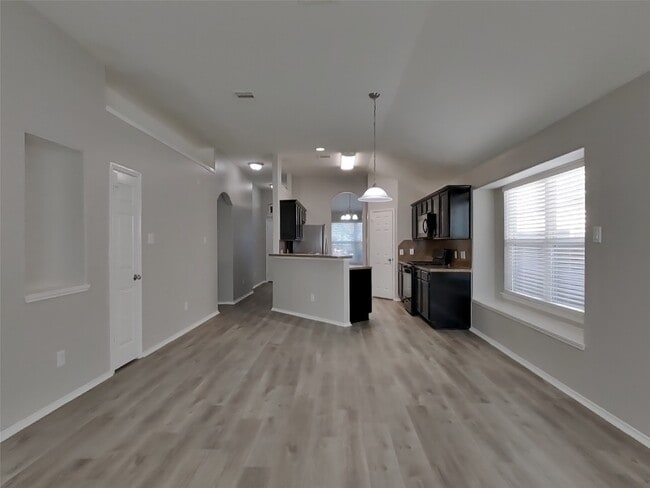 Building Photo - 15018 Mause Creek Dr