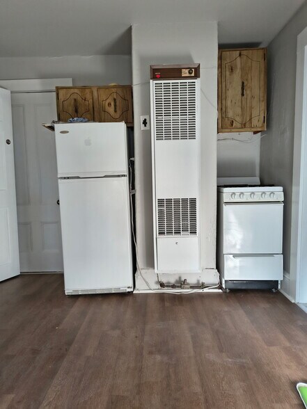 Building Photo - 24 Cameron Ave