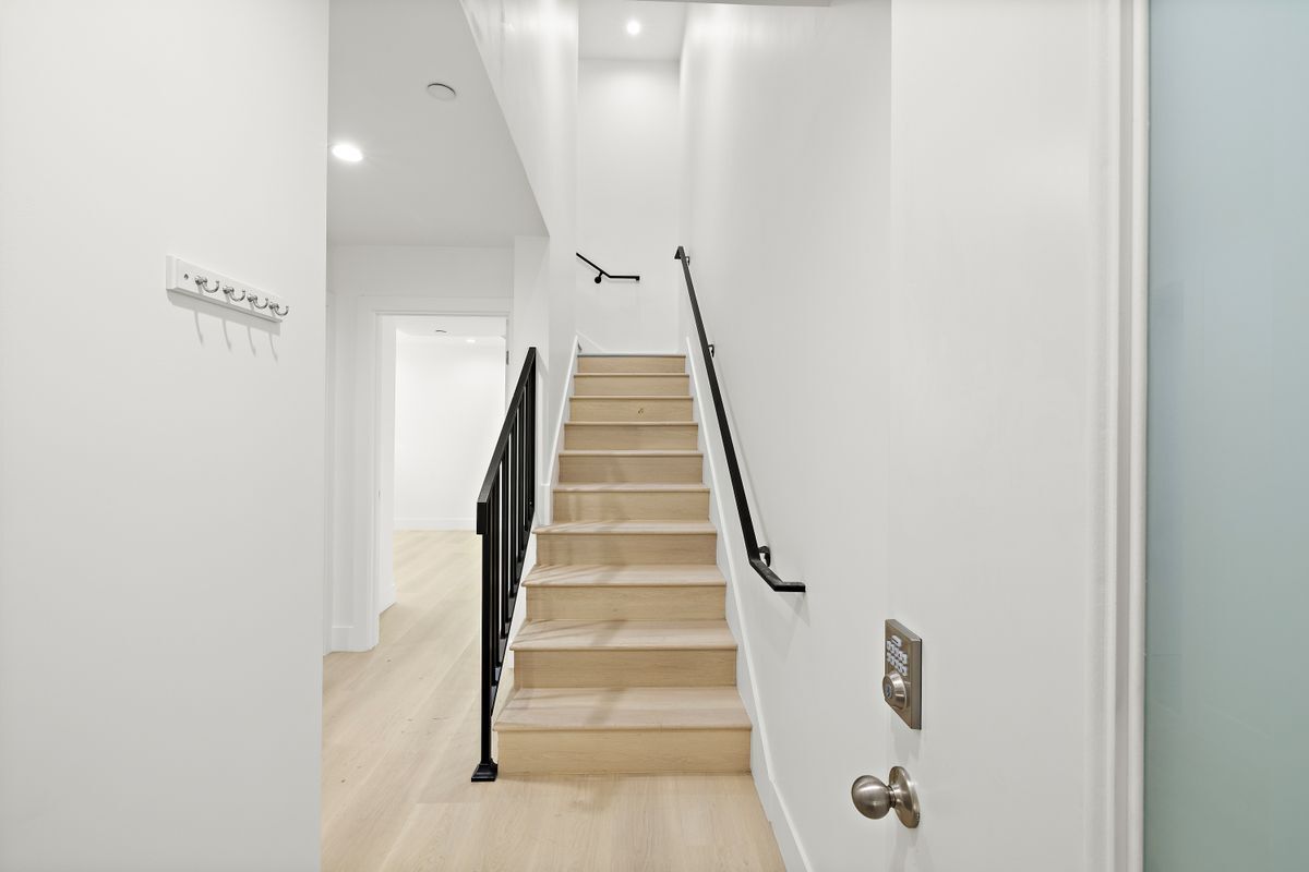 Building Photo - 5649 Case Ave