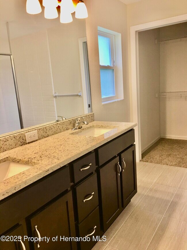 Building Photo - 5635 Pillar Ave