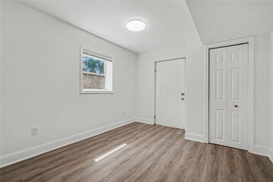 Building Photo - 2637 Casher Dr