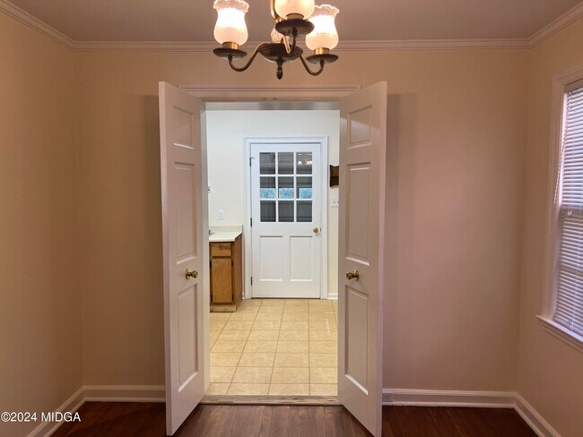 Building Photo - 110 Bragg St