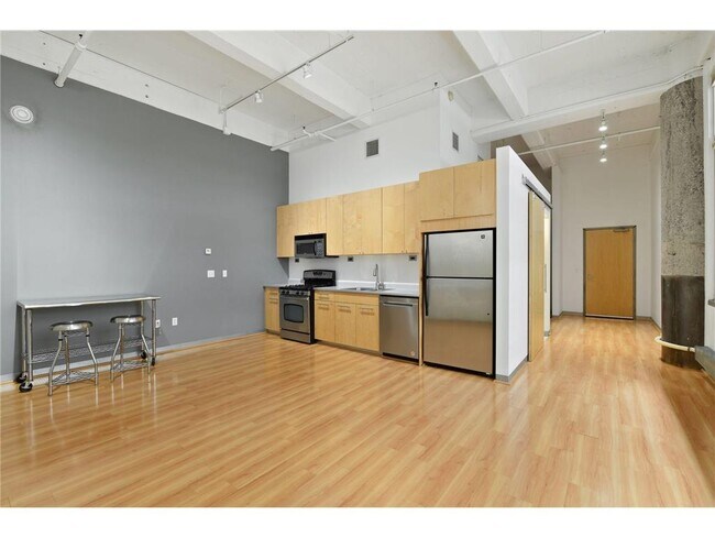 Building Photo - 700 N Washington Ave