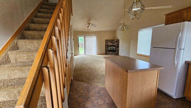Building Photo - 1642 Columbine Village Dr