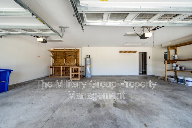 Building Photo - 374 Porta Rosa Circle