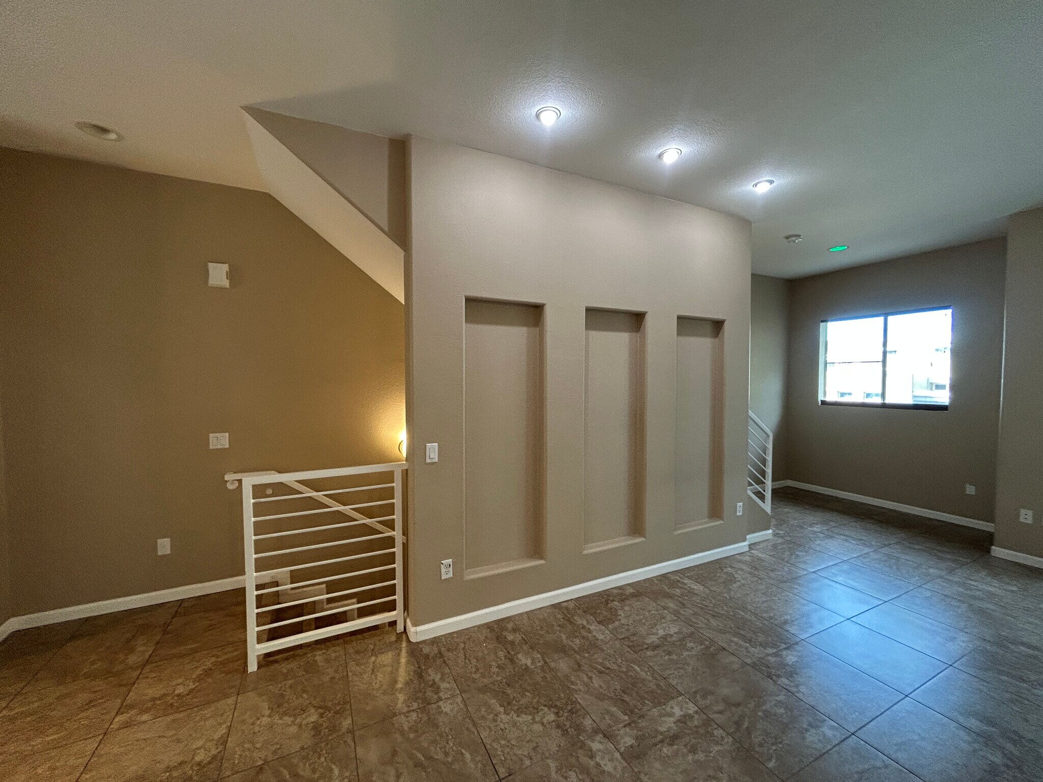 Building Photo - 6605 N 93rd Ave