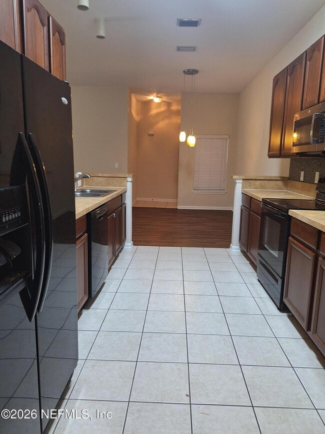 Building Photo - 7061 Snowy Canyon Dr