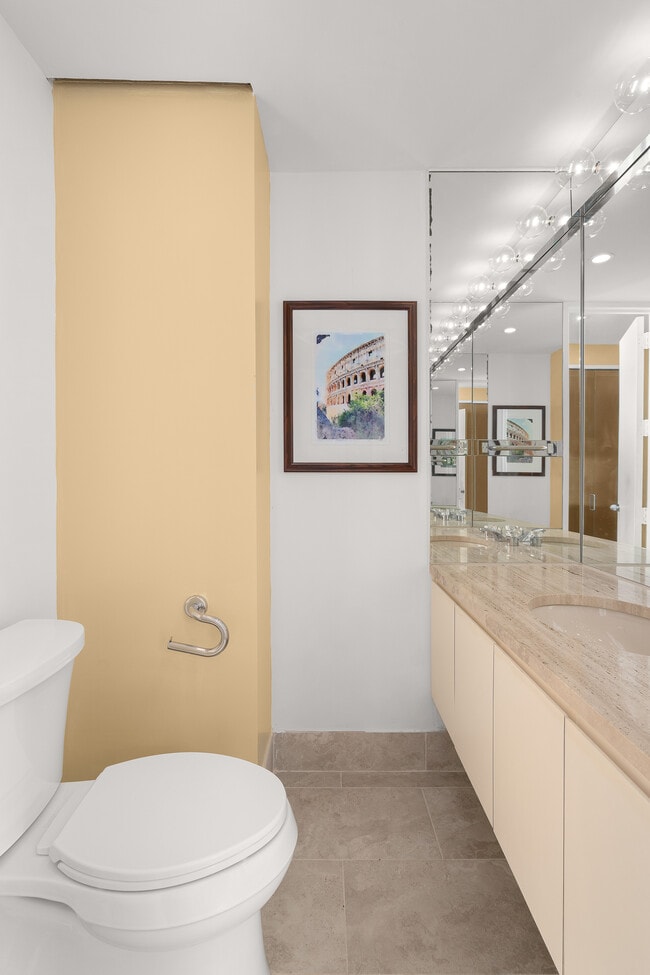 Building Photo - 15 W 53rd St