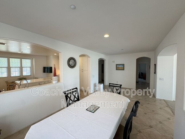 Building Photo - 1290 Esperanza Trail