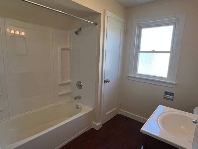 Building Photo - 625 Churchill Rd