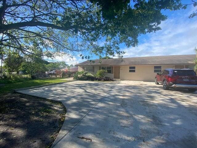 Building Photo - 1369 Sunset Rd